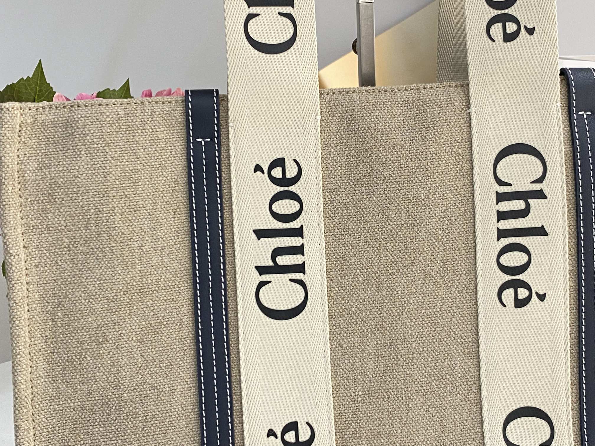 Chloe Large Woody Tote Bag In Linen 